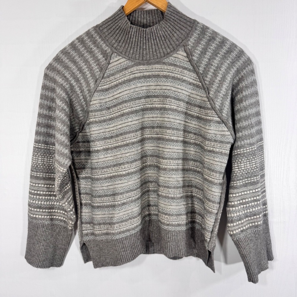 Cyrus Pullover Women Sz XL Gray Striped Mock Neck Long Sleeve Sweater Knit Top